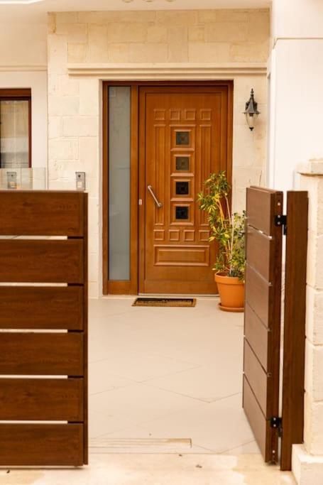 The Archanes Sapphire Exterior photo